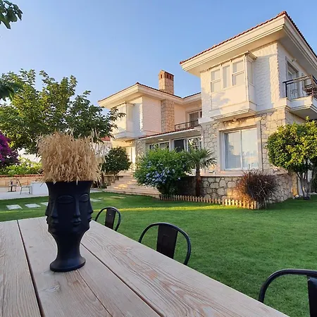 Adelfia 2* ألاتشاتي