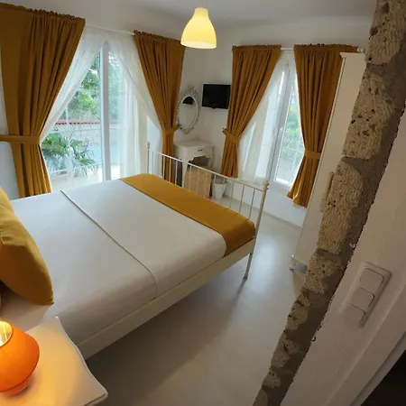Hotel Adelfia