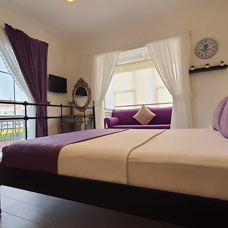 Adelfia Otel Alaçatı