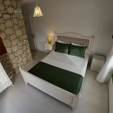 Otel Adelfia 2*